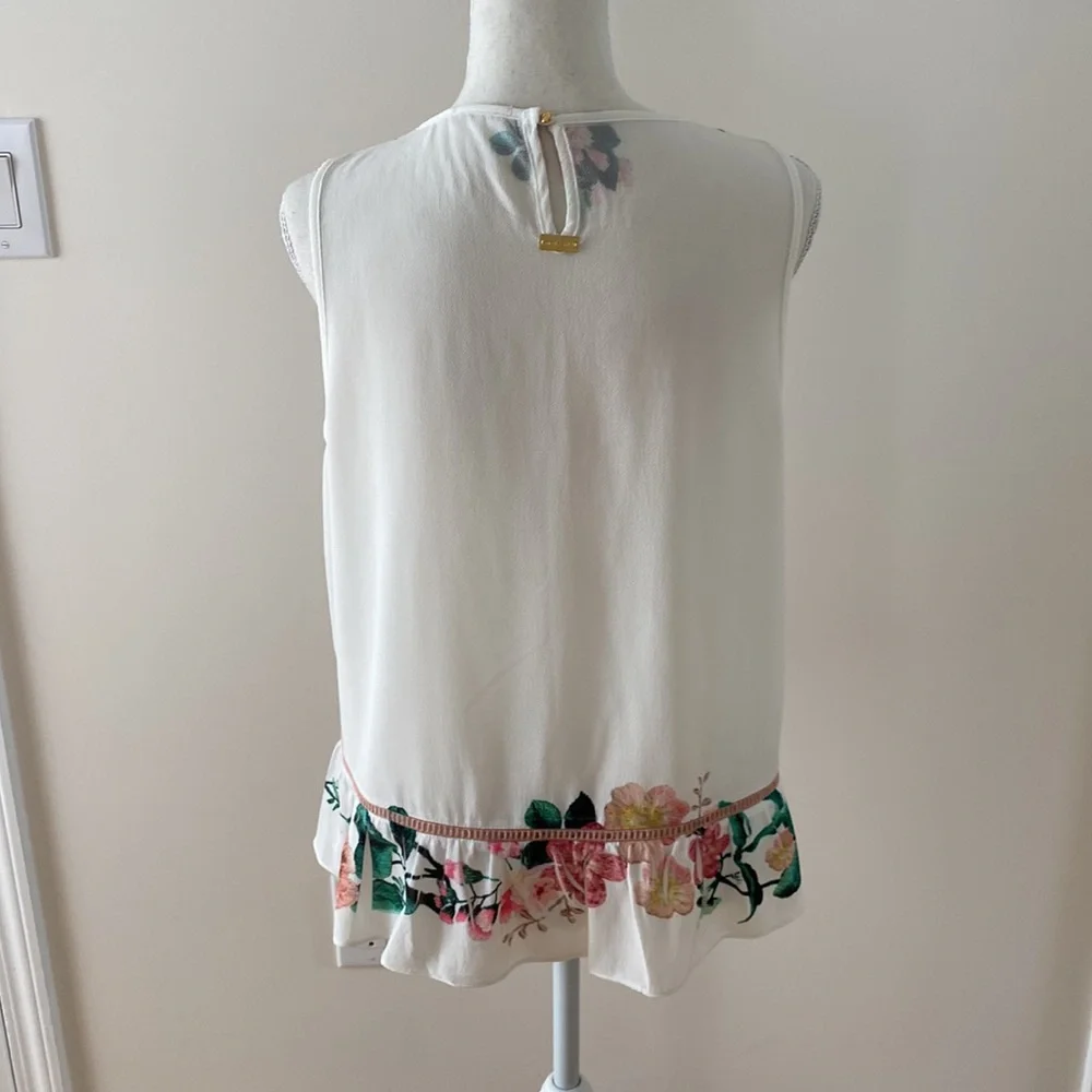 Floral blouse - Picture 5 of 8